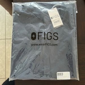 Women’s Figs Rafaela oversized scrub top size M color dark harbor